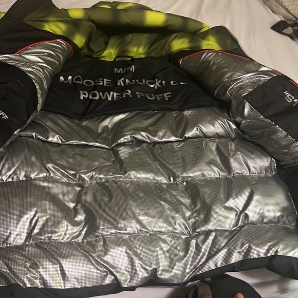 Power puff moose knuckle Worn a few times but mostly pretty fresh size medium - Picture 3 of 3